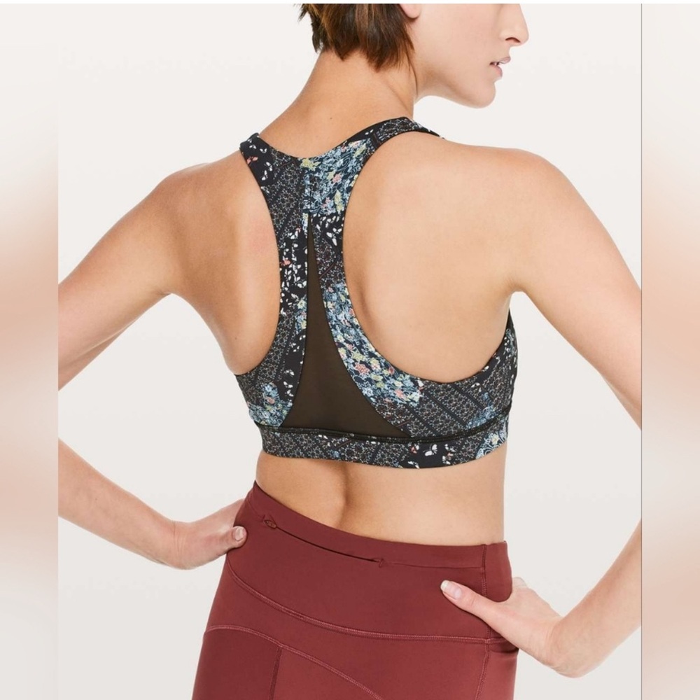 Lululemon Invigorate Bra Assemblage Alpine White Multi/Black FITS LIKE 4 Size 8